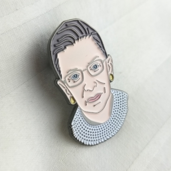 The Unemployed Philosophers Guild Pin Ruth Bader Ginsburg - Picture 2 of 4